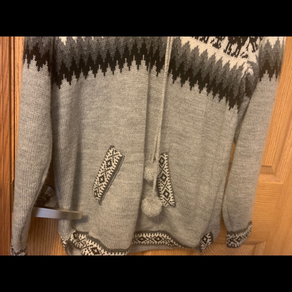 Gray sweatshirt - Picture 4 of 10